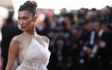 Bella Hadid ruba la scena a Cannes